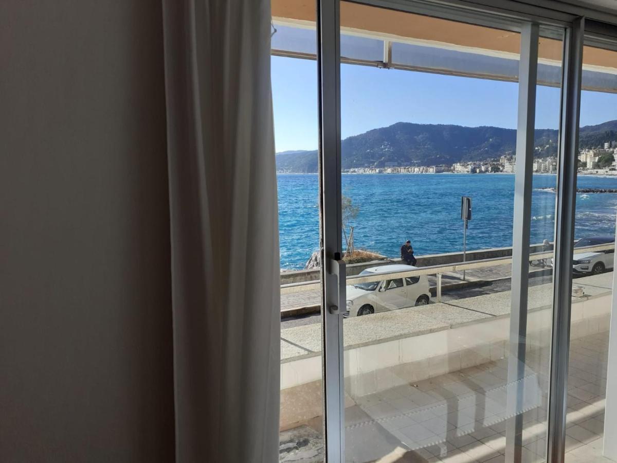 Cadorna Fronte Mare Apartment Alassio Exterior photo